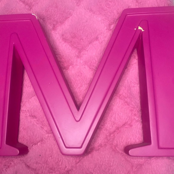 Pink letter m - Picture 1 of 2